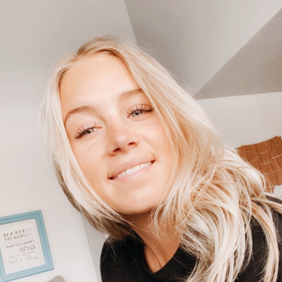 Meet your Posher, Mikaylee - Picture 1 of 1